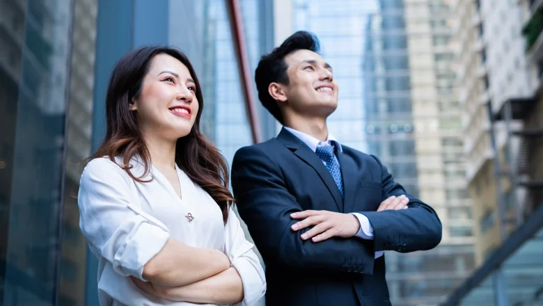 Co-Founder-vs.-Founder-Tunggal-Keuntungan-dan-Tantangan-Masing-Masing-Qlausa