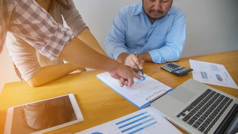 Mengelola-Biaya-Bisnis-Tips-Praktis-untuk-Cost-Structure-yang-Efisien-Qlausa-1.