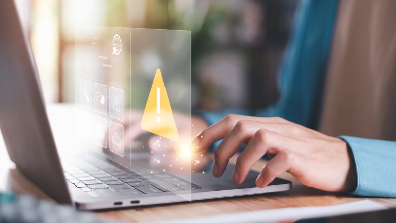 Keamanan-Sistem-IT-Melindungi-Infrastruktur-Teknologi-Informasi-Qlausa-1