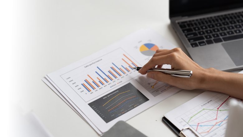 -Meningkatkan-Efektivitas-Marketing-Funnel-dengan-Analisis-Data-Qlausa-1.