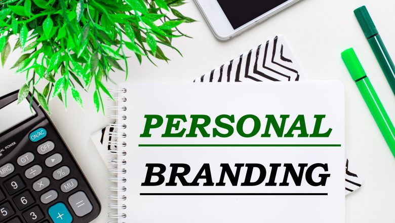 Strategi-Personal-Branding-di-LinkedIn-Qlausa