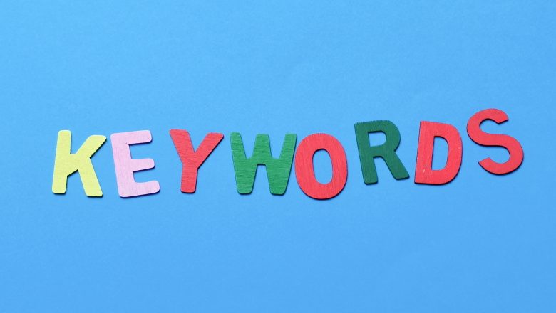 Apa-Itu-Short-Tail-Keyword-dan-Long-Tail-Keyword-Perbedaan-dan-Kelebihannya-dalam-SE0-Qlausa