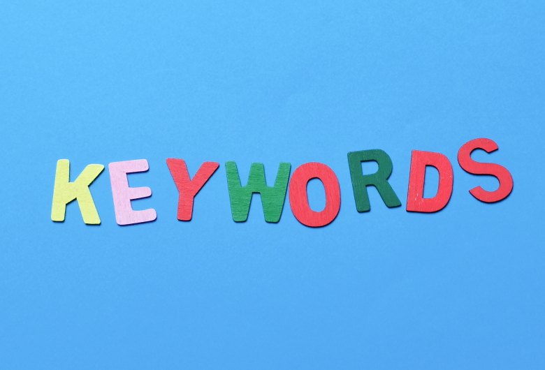 Apa-Itu-Short-Tail-Keyword-dan-Long-Tail-Keyword-Perbedaan-dan-Kelebihannya-dalam-SE0-Qlausa
