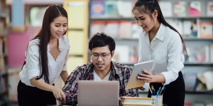 Manfaat Website Sekolah untuk Mempermudah Pendaftaran dan Akses Informasi Orang Tua Murid