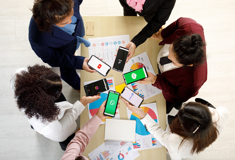 Strategi-Pengelolaan-Platform-Digital-untuk-Meningkatkan-Engagement-Qlausa-1