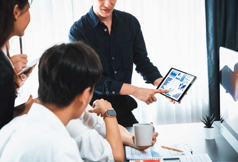 Strategi-Efektif-Memanfaatkan-Jasa-Positioning-Digital-Brand-di-Era-Digital-Qlausa-2