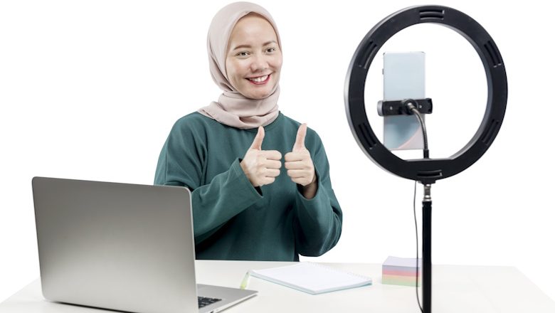 8-Tips-Mempromosikan-Bisnis-Melalui-Live-Streaming-Qlausa