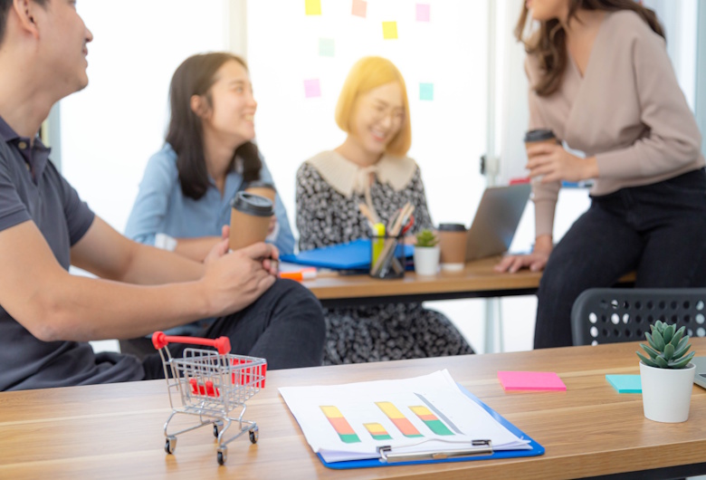Perbedaan Sales dan Marketing dalam Bisnis