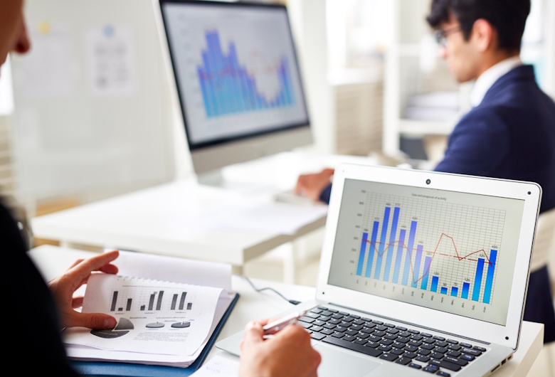 Pentingnya-Data-Analytics-dalam-Digital-Advertising-Qlausa-1