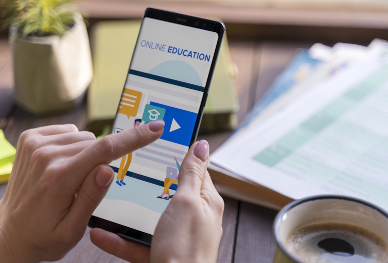 Strategi-Digital-Marketing-yang-Tepat-untuk-Bisnis-Pendidikan-Qlausa