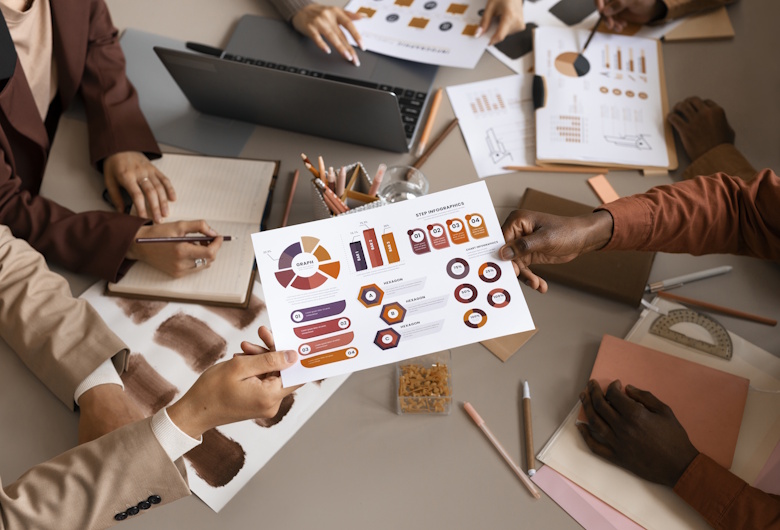 Optimalisasi-Pemasaran-Berbasis-Data-untuk-Meningkatkan-ROI-Bisnis-Qlausa