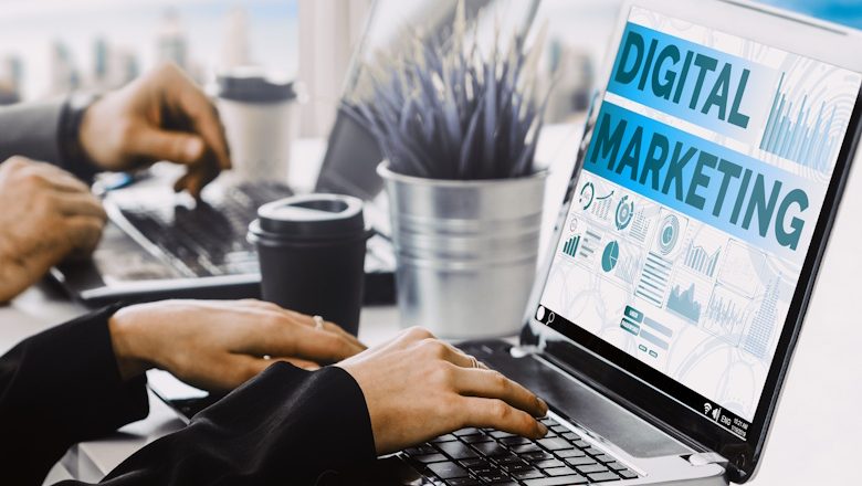 Transformasi-Digital-Marketing-Kunci-Sukses-Menjangkau-Pelanggan-di-Era-Digital-Qlausa