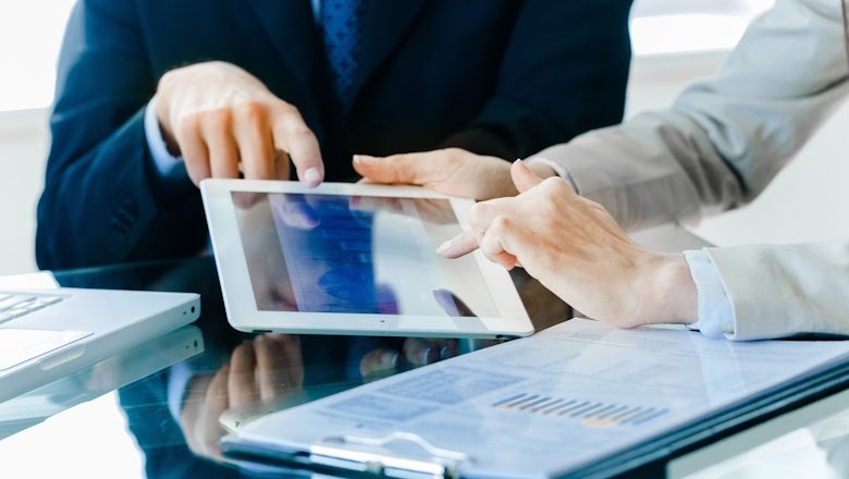 Solusi-Digital-untuk-Perusahaan-dalam-Meningkatkan-Efisiensi-dan-Produktivitas-Bisnis-Qlausa