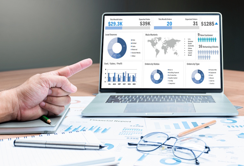Dashboard-Analitik-Pemasaran-Cara-Memantau-dan-Mengoptimalkan-Kinerja-Marketing-Qlausa